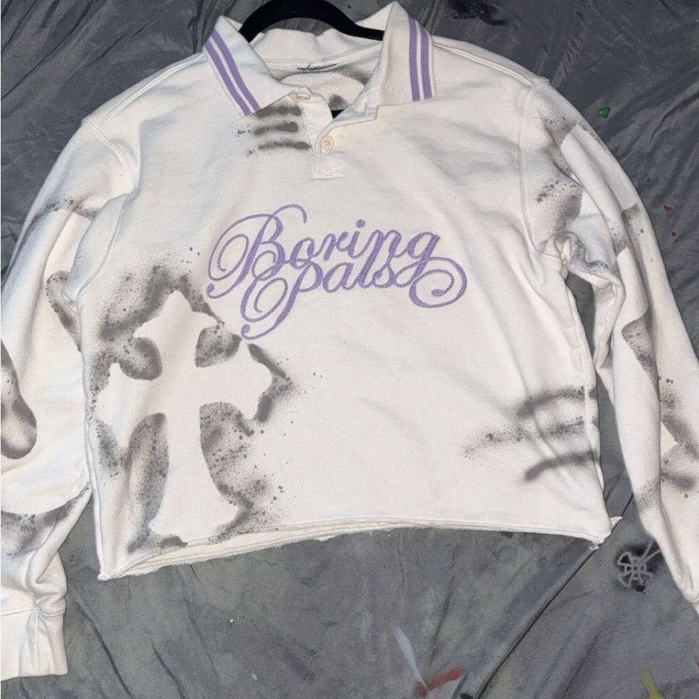 Cropped White and Gray Graphic Polo Shirt